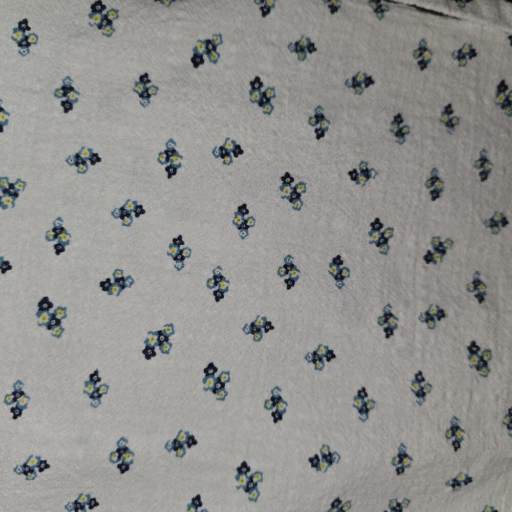 Tayion Men's Button-Up Shirt with Small Floral Print